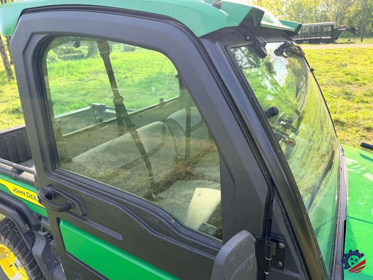 2024-john-deere-gator-xuv-835r-image-29