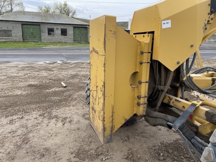 2018-caterpillar-12m3-awd-image-16