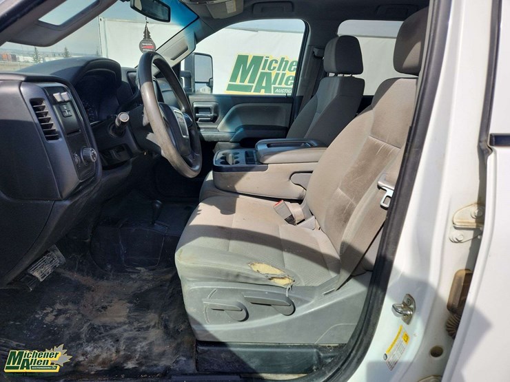 2016-gmc-sierra-2500hd-image-13