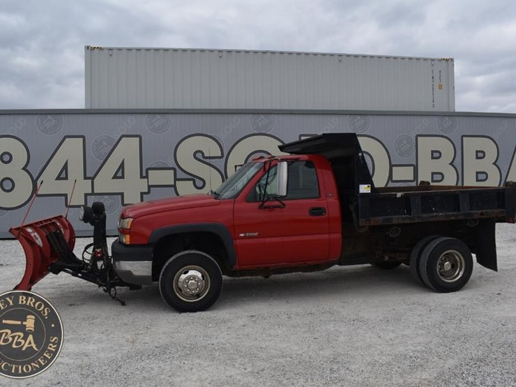 2003-chevrolet-3500-image-3