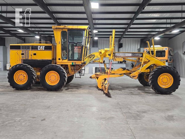 2004-caterpillar-120h-image-6