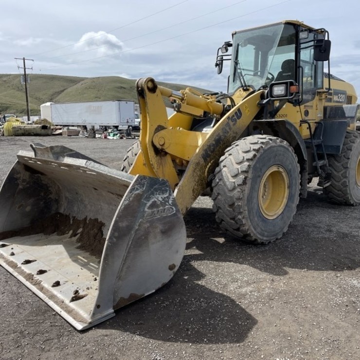 2019 KOMATSU WA320-8