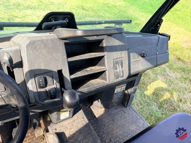 2019-john-deere-gator-xuv-835m-image-37