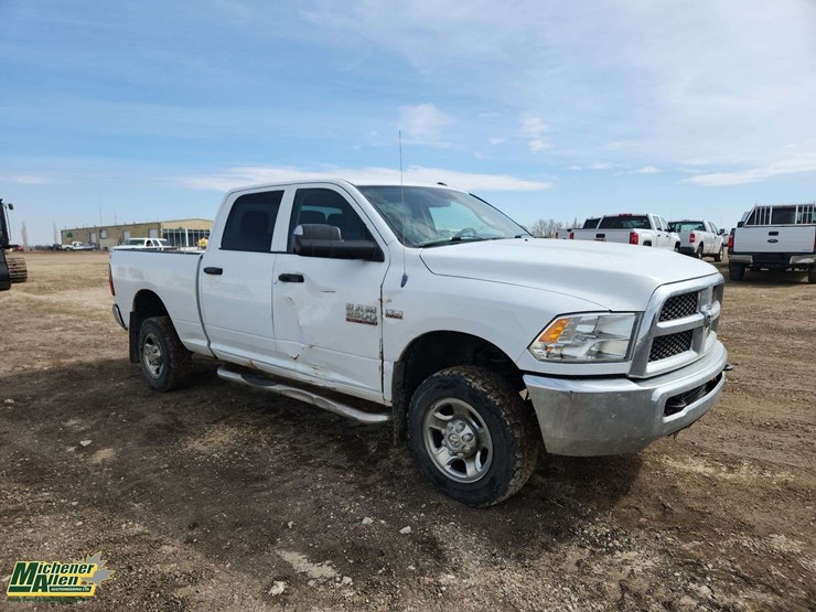 2013-dodge-2500-image-4