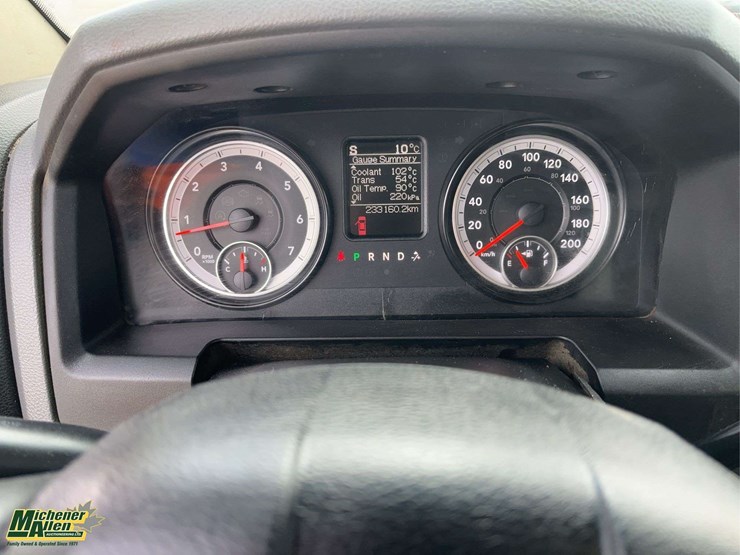 2015-dodge-3500-image-14