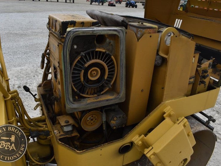 1999-caterpillar-cb-224c-image-32