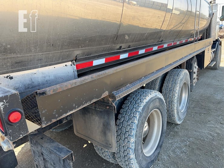 1999-kenworth-t800-image-10