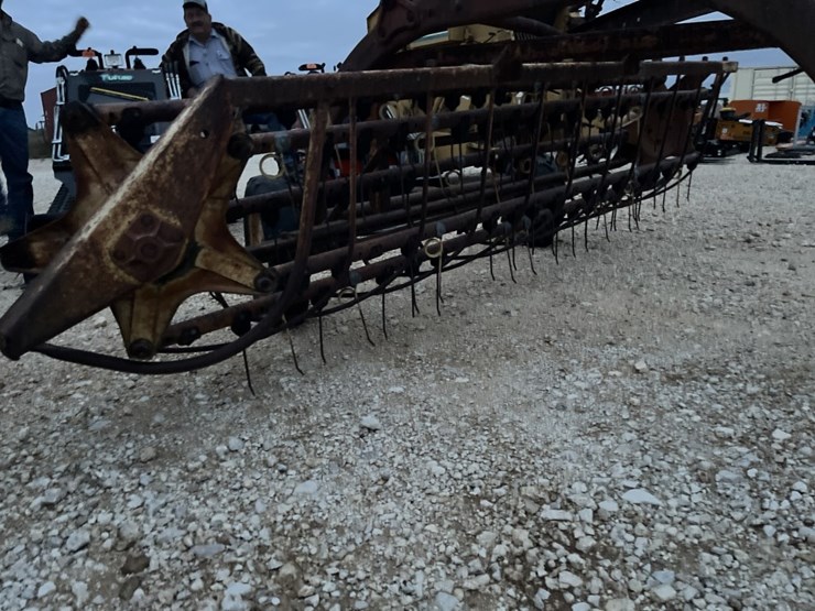 new-holland-258-image-3