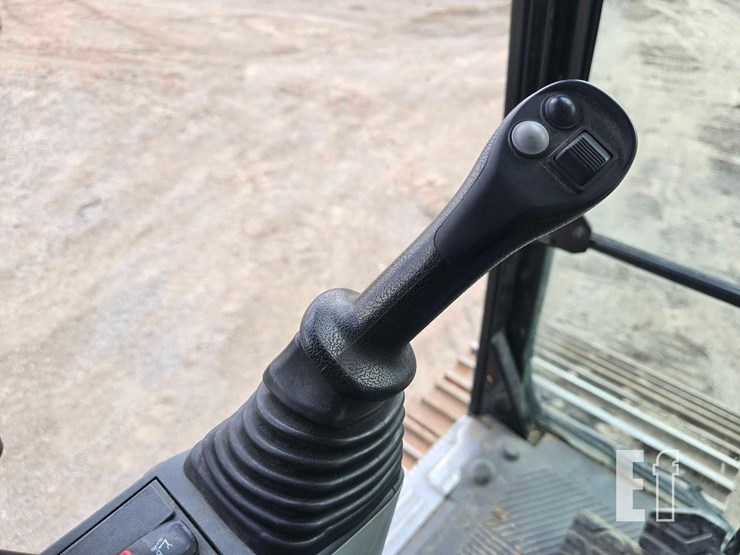 2020-caterpillar-336gc-image-19