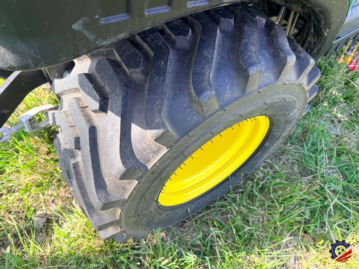 2025-john-deere-1023e-image-24