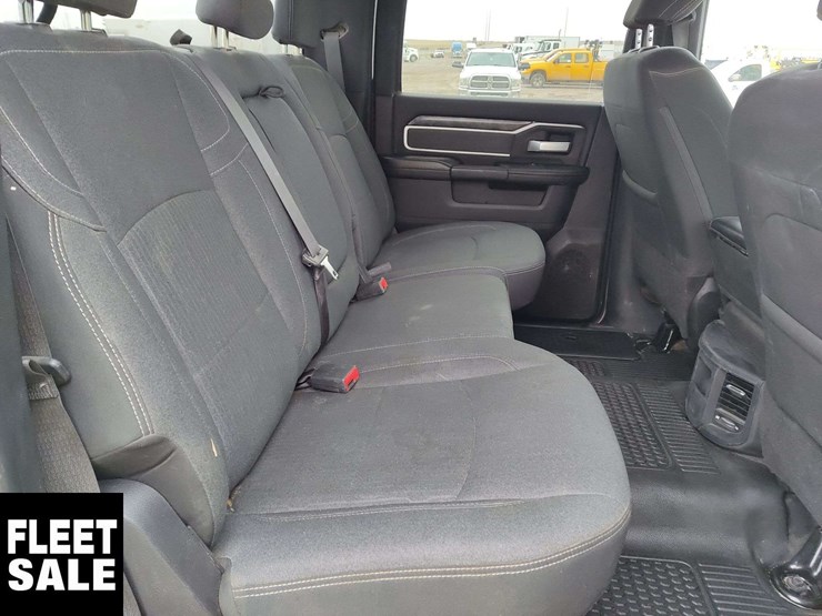 2019-dodge-2500-image-16