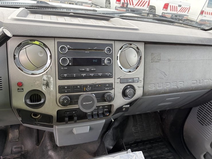 2012-ford-f550-image-22