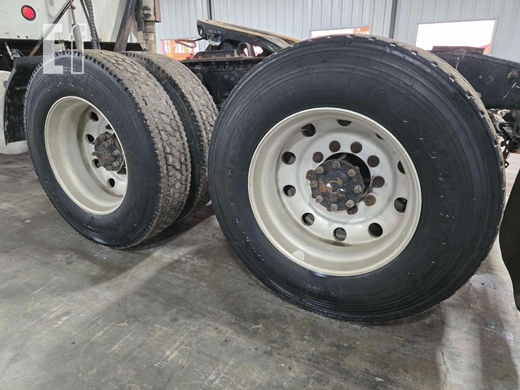 2010-mack-pinnacle-cxu613-image-23