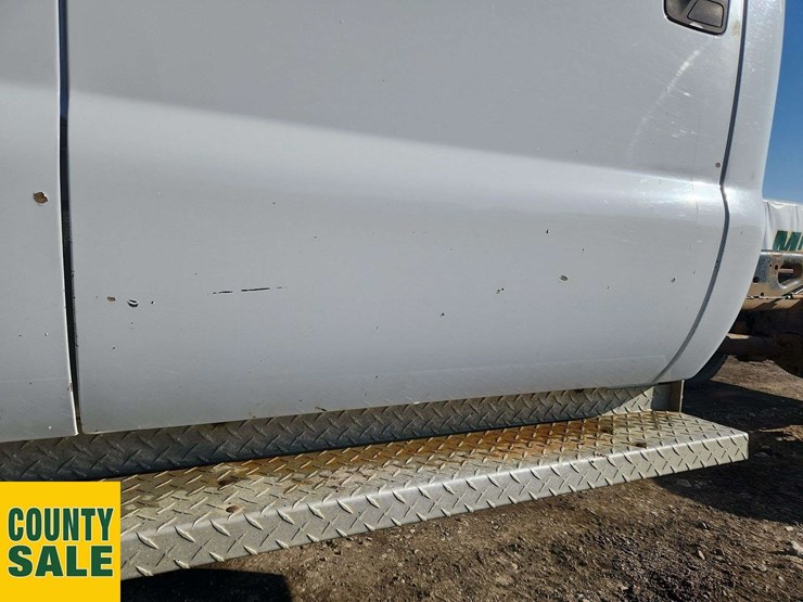 2013-ford-f550-image-39