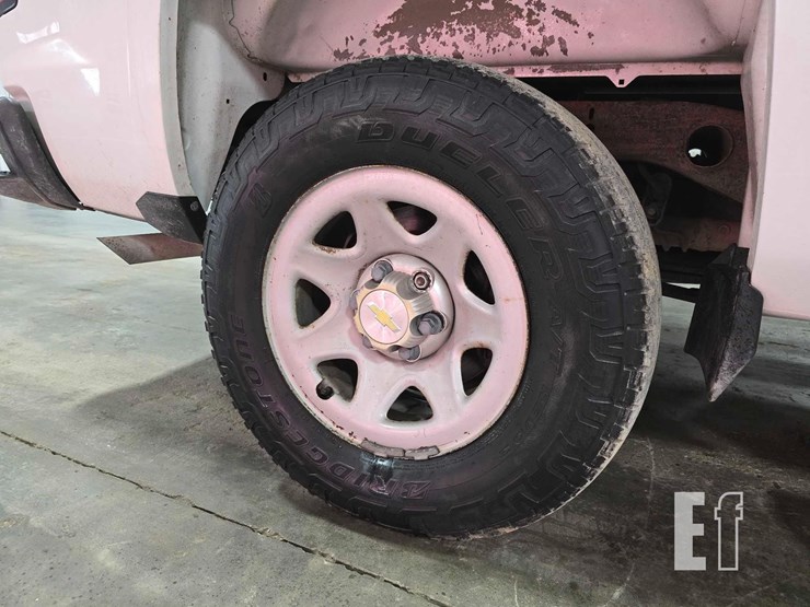 2015-chevrolet-silverado-1500-image-23