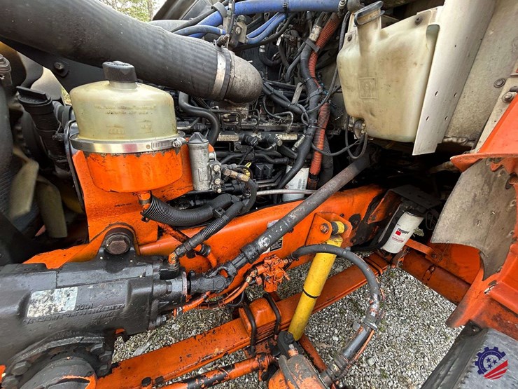 2005-kenworth-t300-image-93