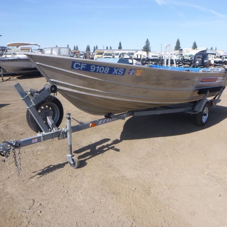 2002 Klamath Aluminum Boat & Trailer
