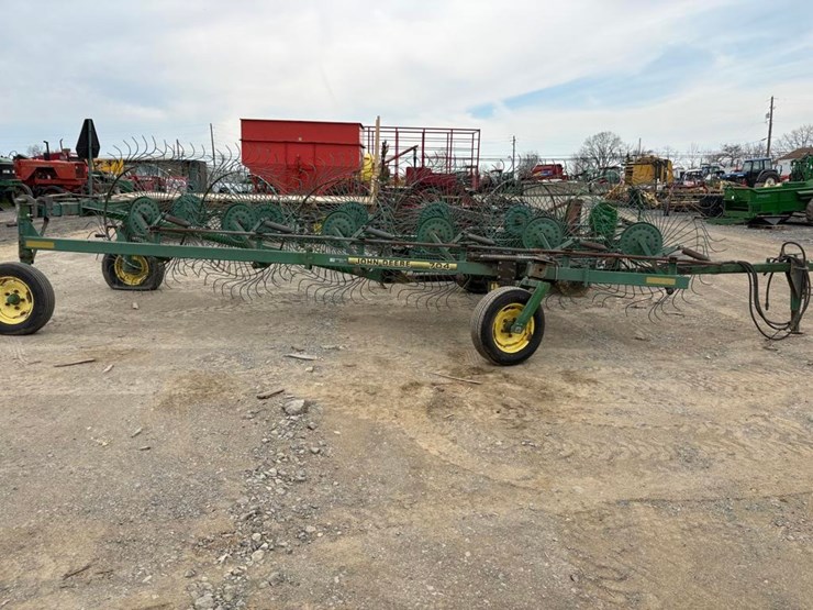 john-deere-704-image-4