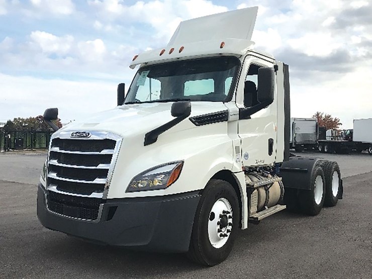 2018-freightliner-cascadia-126-image-1
