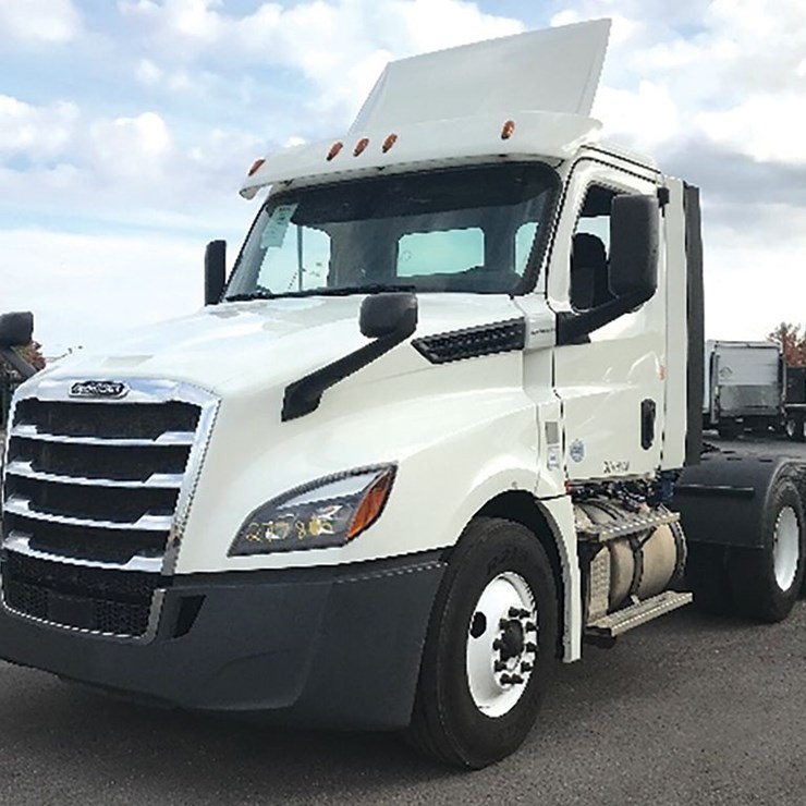 2018 FREIGHTLINER CASCADIA 126