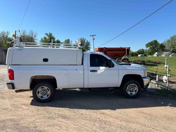 2011-chevrolet-2500-image-4