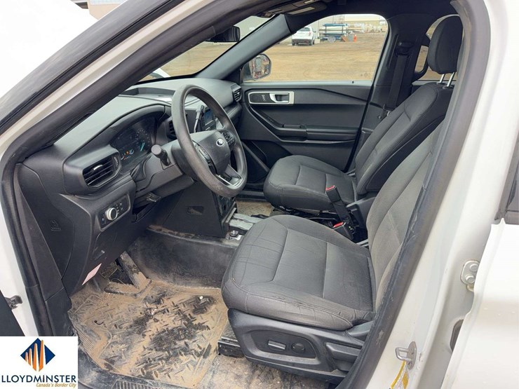 2020-ford-explorer-police-interceptor-image-24