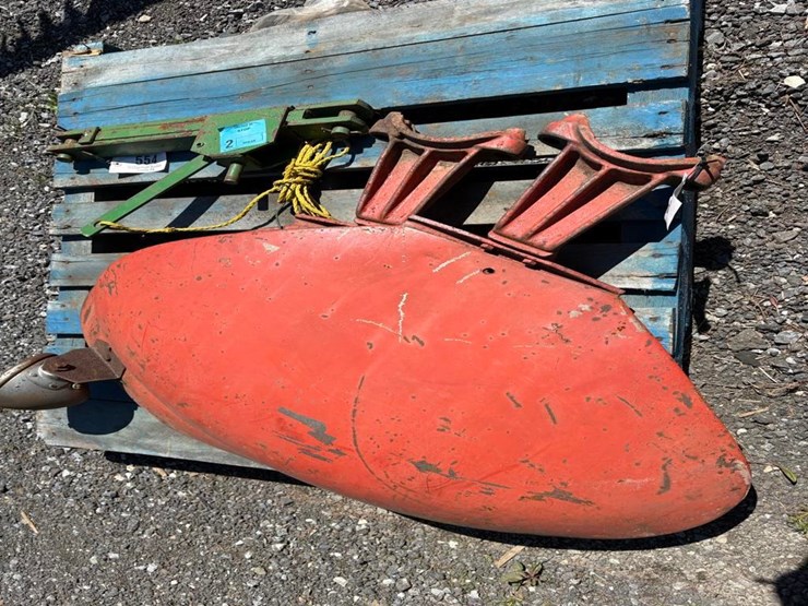 pair-of-fenders-image-2