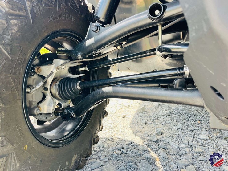 2026-can-am-defender-limited-hd11-triple-image-24