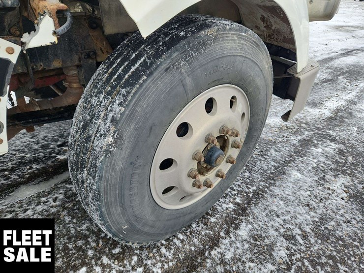 2015-peterbilt-367-image-31