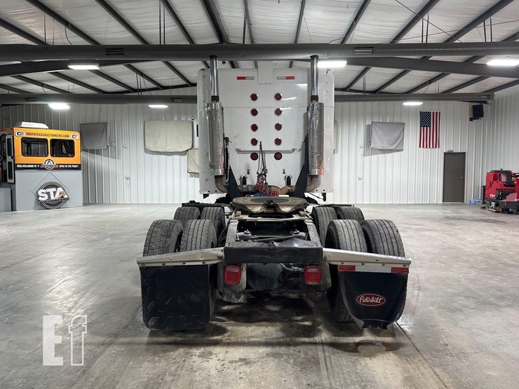 2008-peterbilt-386-image-8