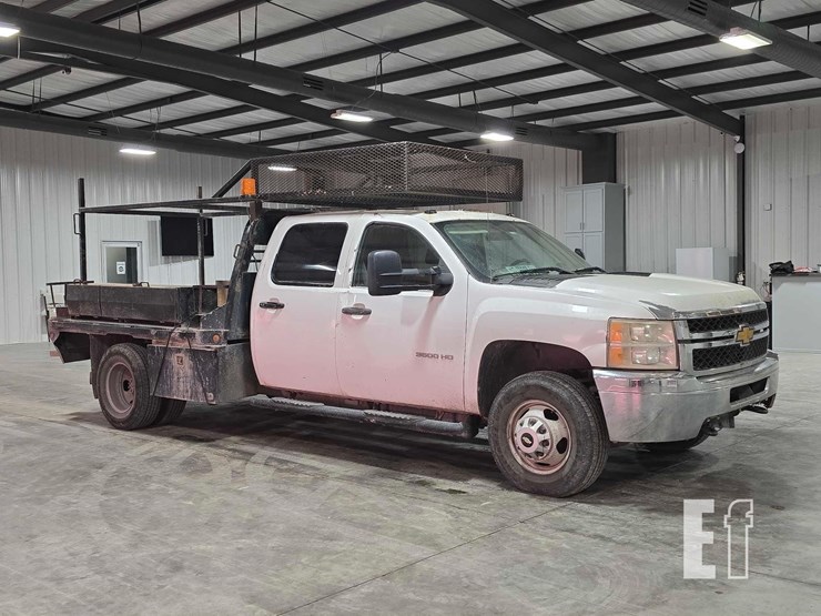 2014-chevrolet-silverado-3500hd-image-2