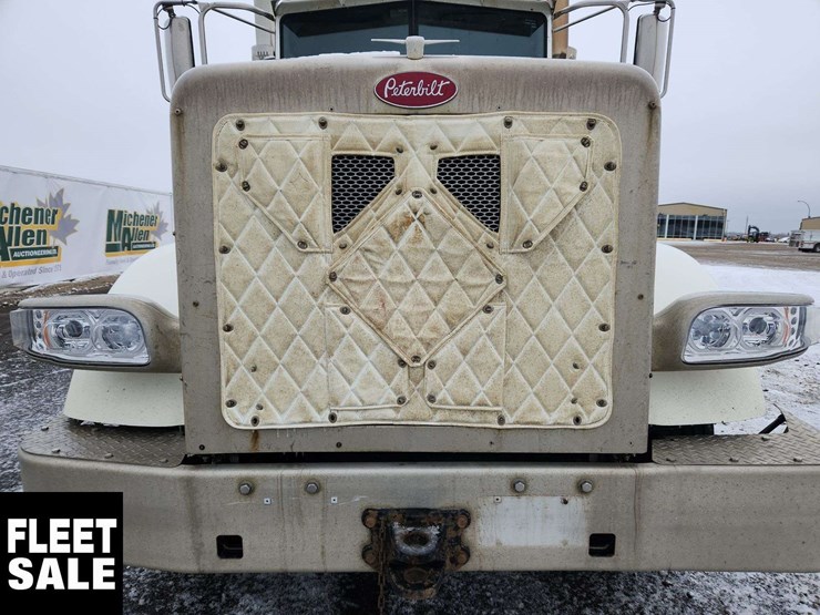 2015-peterbilt-367-image-56