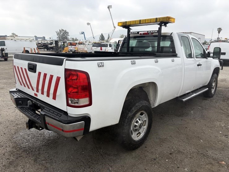 2012-gmc-sierra-2500-image-3