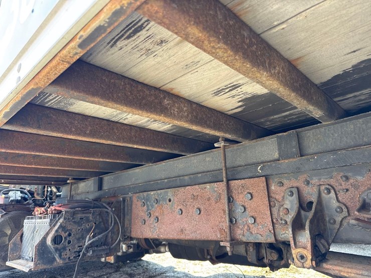 2008-mitsubishi-fuso-fe84d-image-6