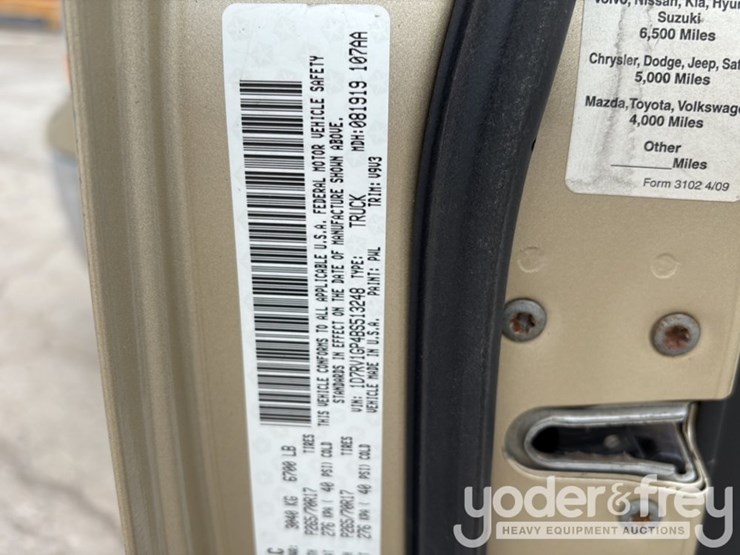 2011-dodge-ram-1500-image-35