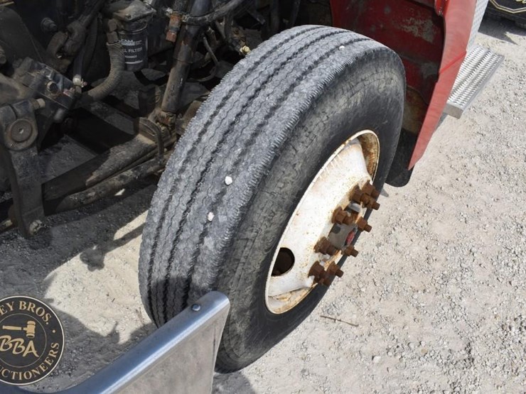 2005-peterbilt-385-image-34