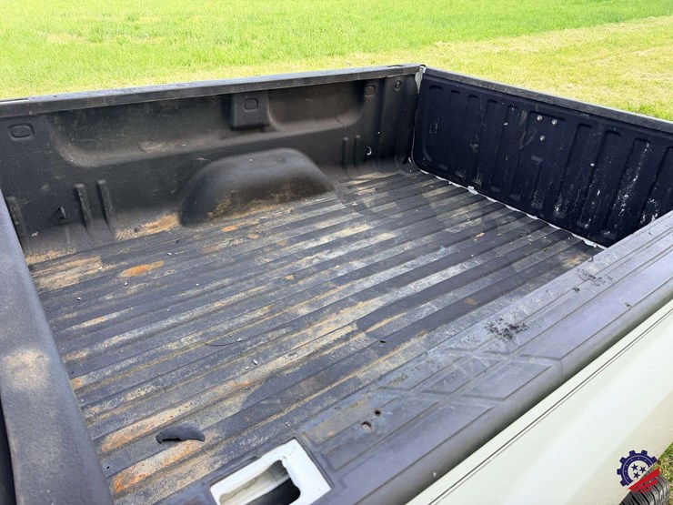 2012-chevrolet-silverado-2500hd-image-41