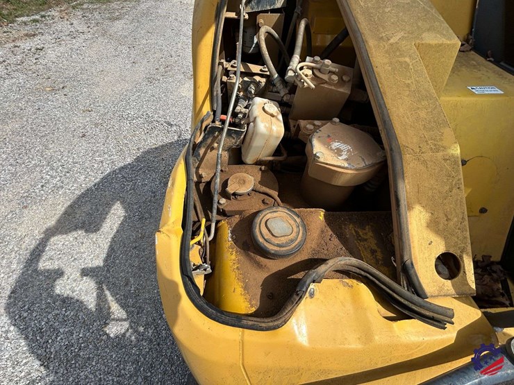 2009-komatsu-pc88mr-8-image-72