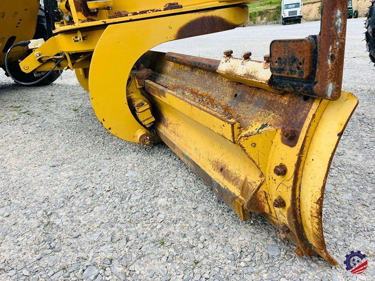 2010-caterpillar-120m-image-89