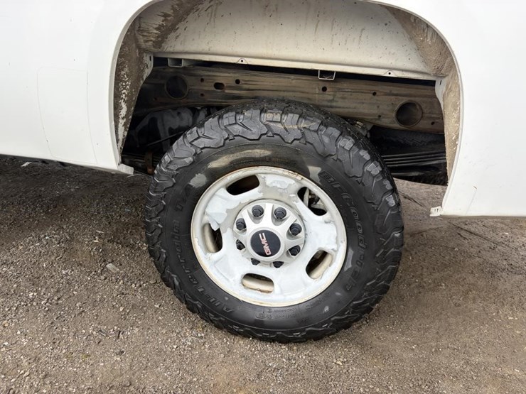 2012-gmc-sierra-2500-image-5