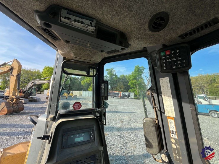 2017-deere-700k-xlt-image-63