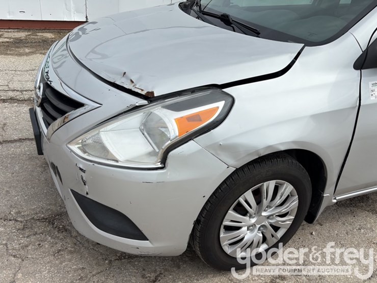 2015-nissan-versa-image-6