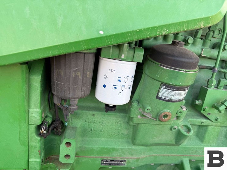 2014-john-deere-8295r-image-56