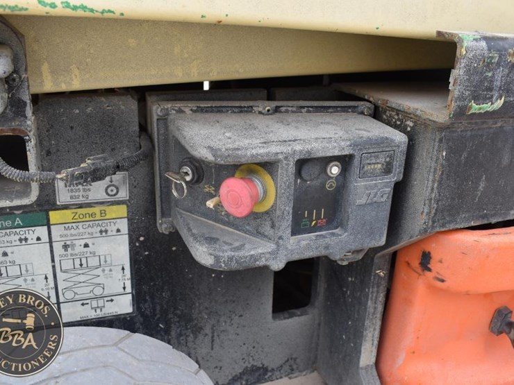 2006-jlg-2630es-image-14