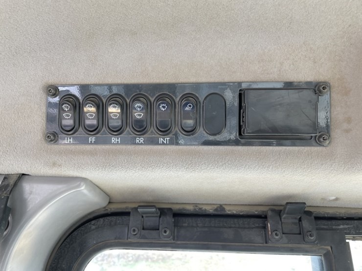 2013-komatsu-d65ex-17-image-37