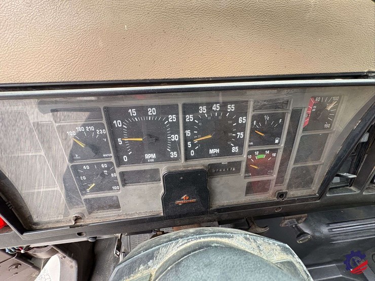 1993-international-4700-image-67