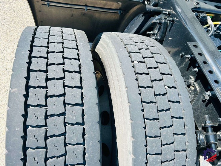 2024-international-lt62f-t/a-truck-tractor-image-14