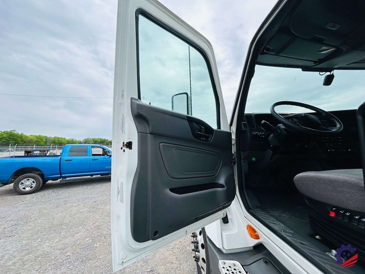 2024-international-lt62f-t/a-truck-tractor-image-83