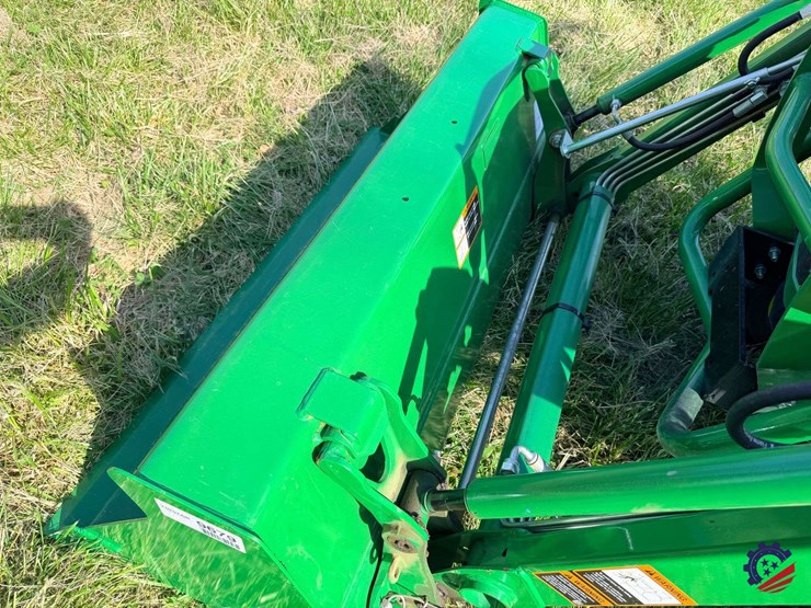 2025-john-deere-1023e-image-21