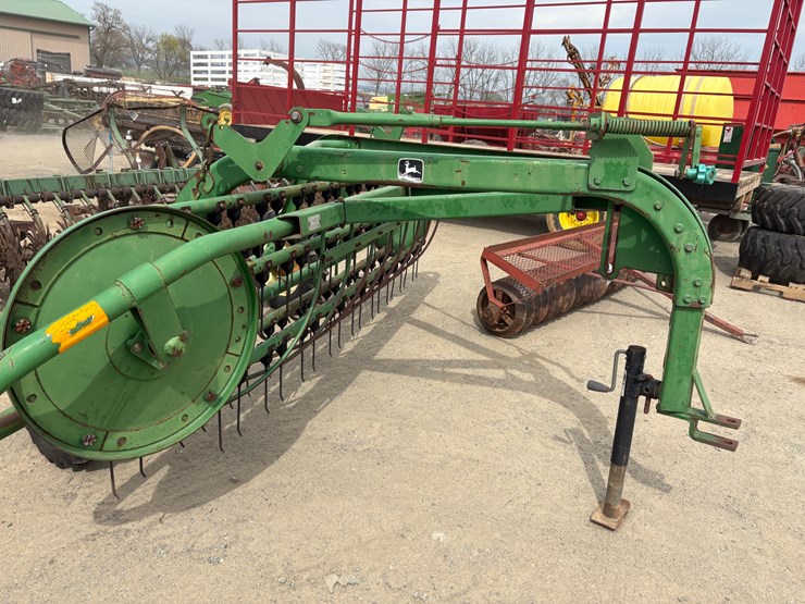 john-deere-64-image-4